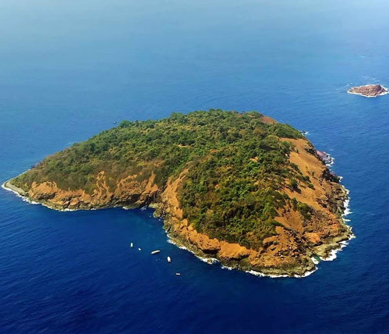 Netrani Island (Pigeon Island) Near Murudeshwar and Gokarna